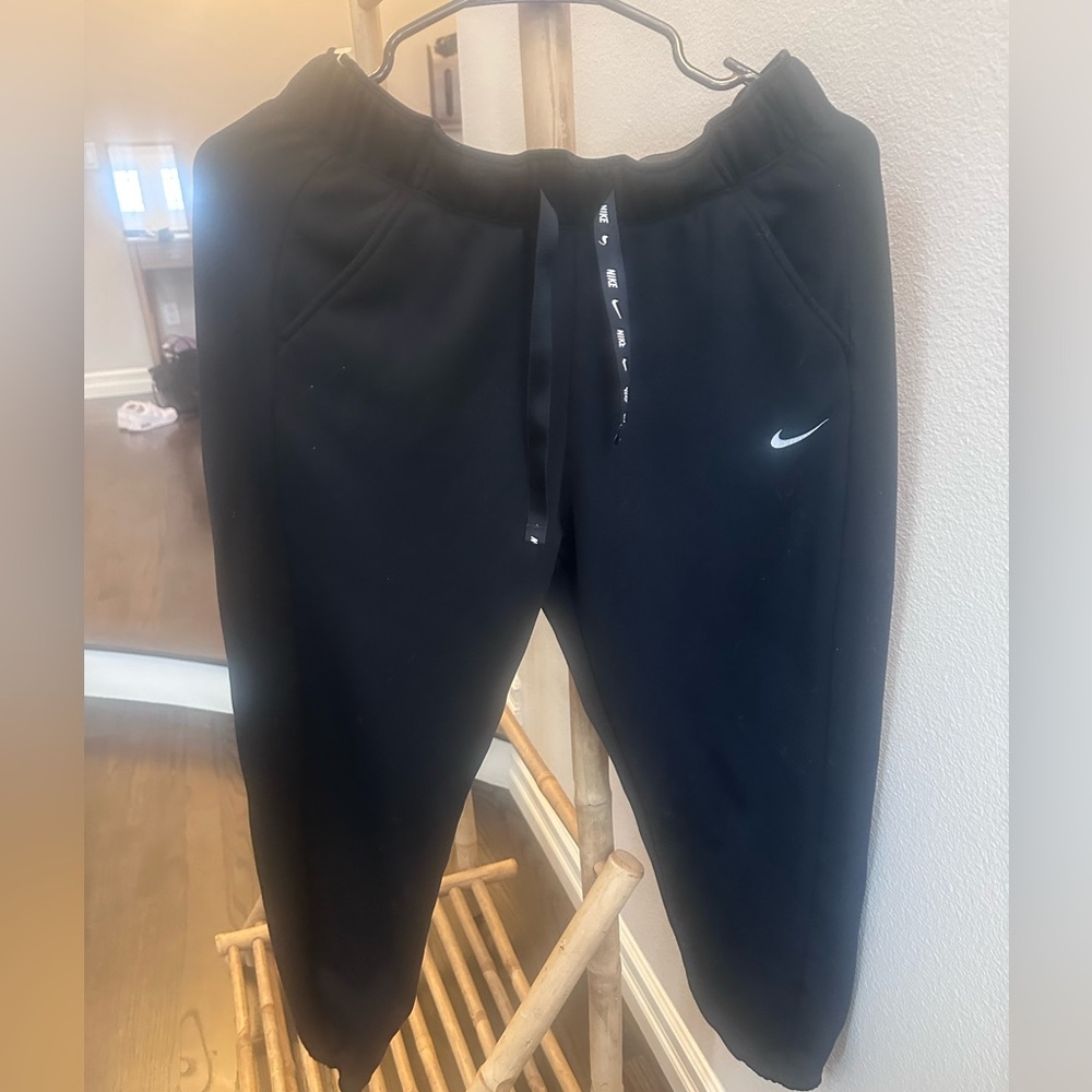 Nike dryfit Therma cuffed ankle sweats joggers men’s small